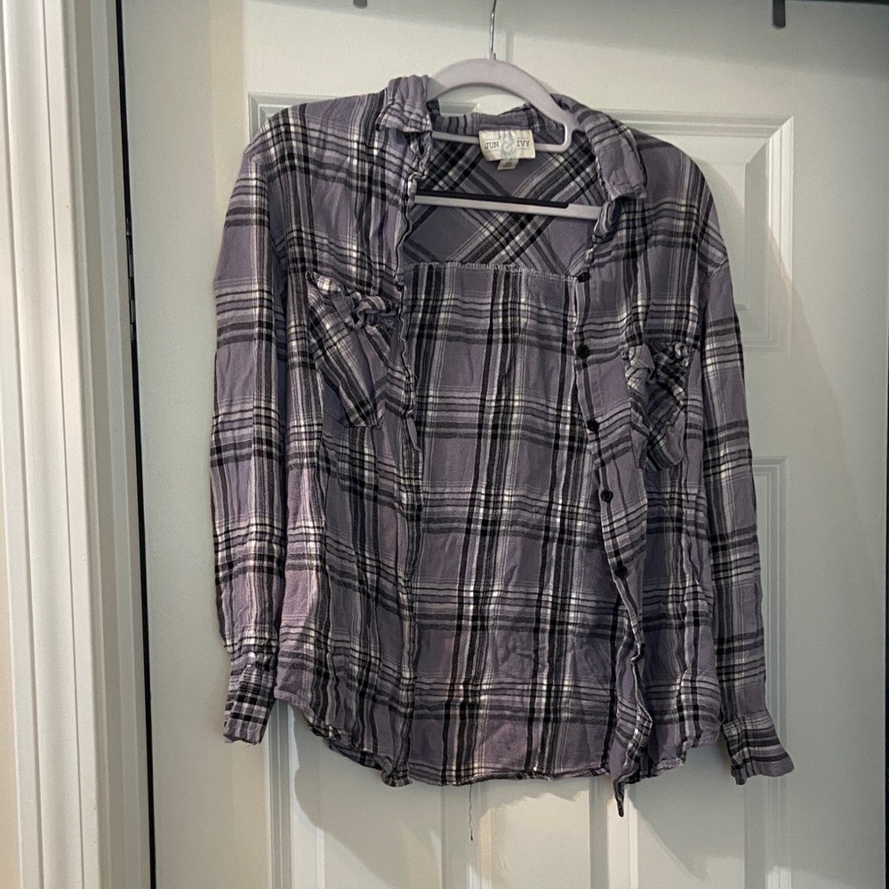 🧡 Women’s plaid flannel button down